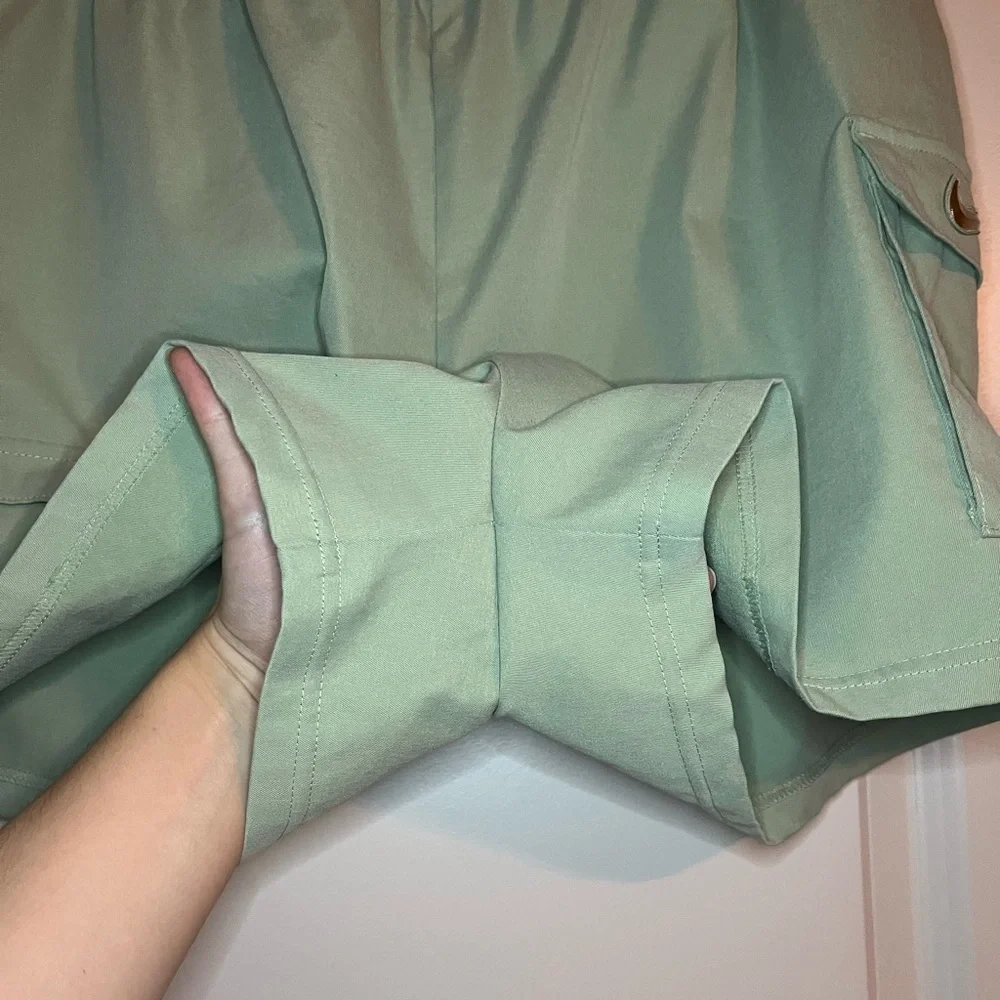 Nike Sportswear Swoosh Cargo Shorts in Steam Green Size Large